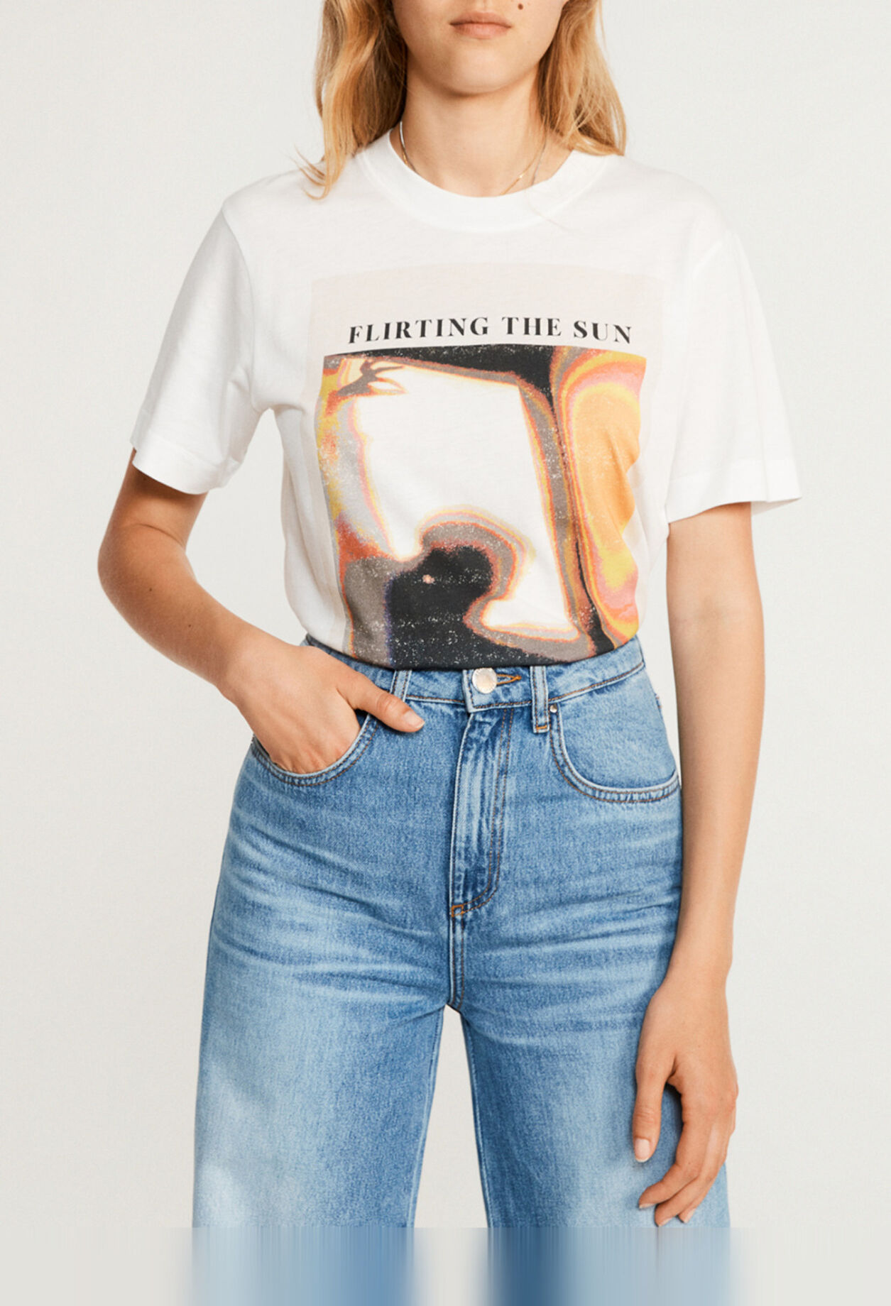 White short-sleeved T-shirt