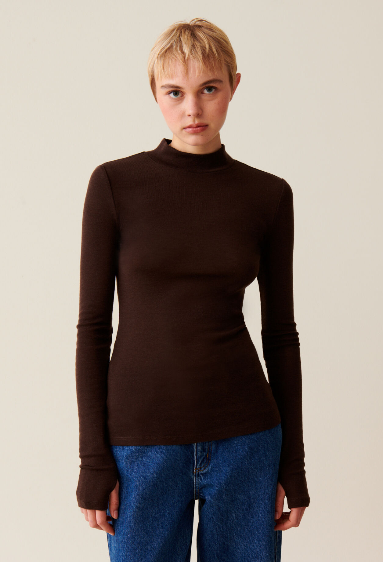 Wool top with long sleeves