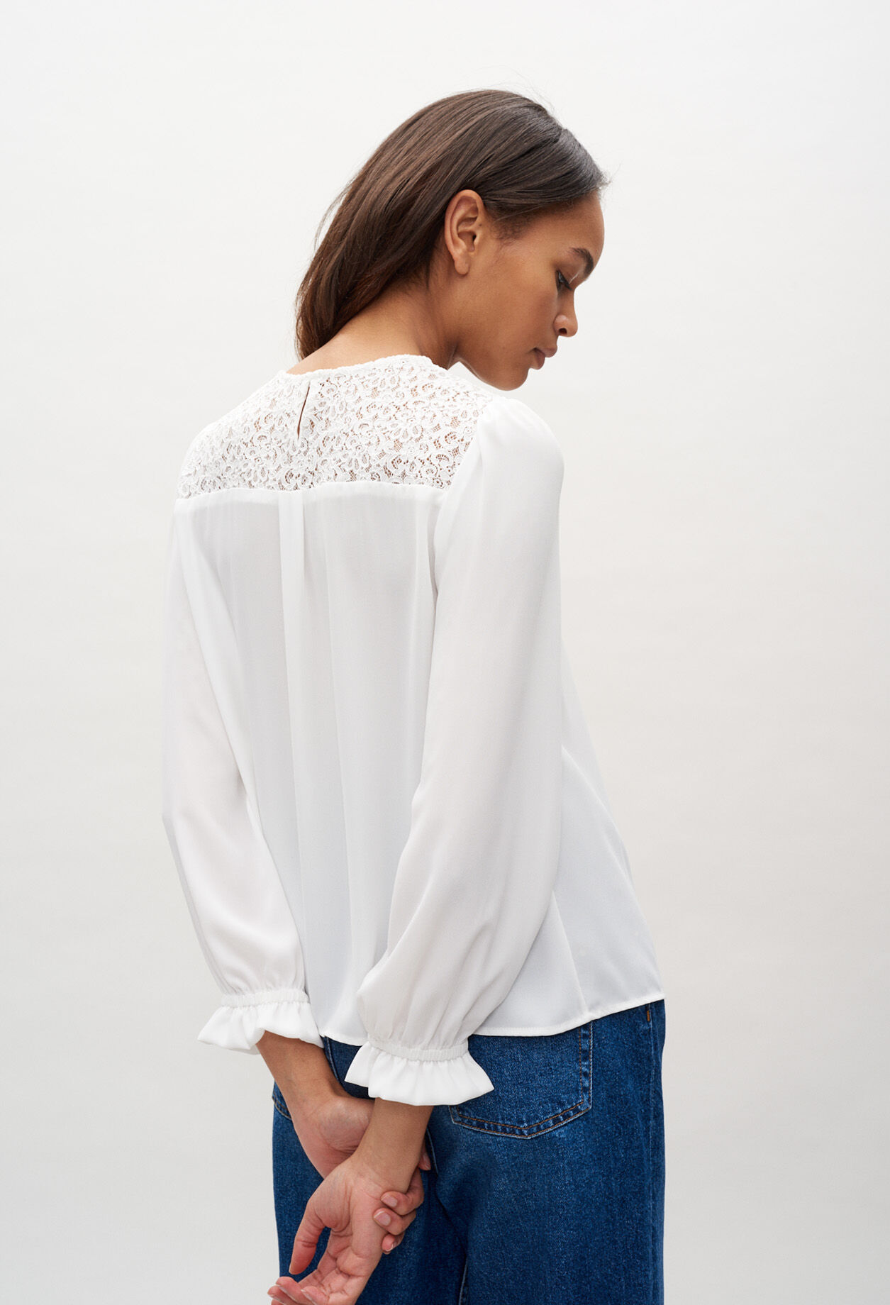 Guipure detail blouse.